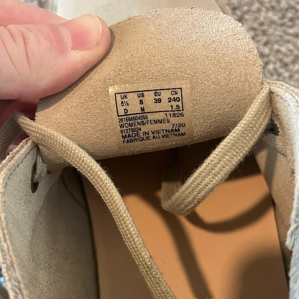 Clarks Women's Tan Suede Desert Boot Size 8 - Picture 14 of 15